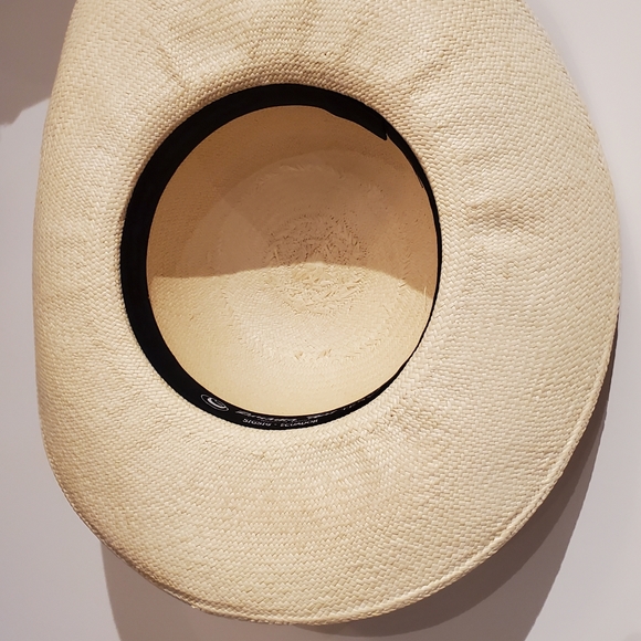 Hand woven straw hat with a matching straw bow - Picture 4 of 5